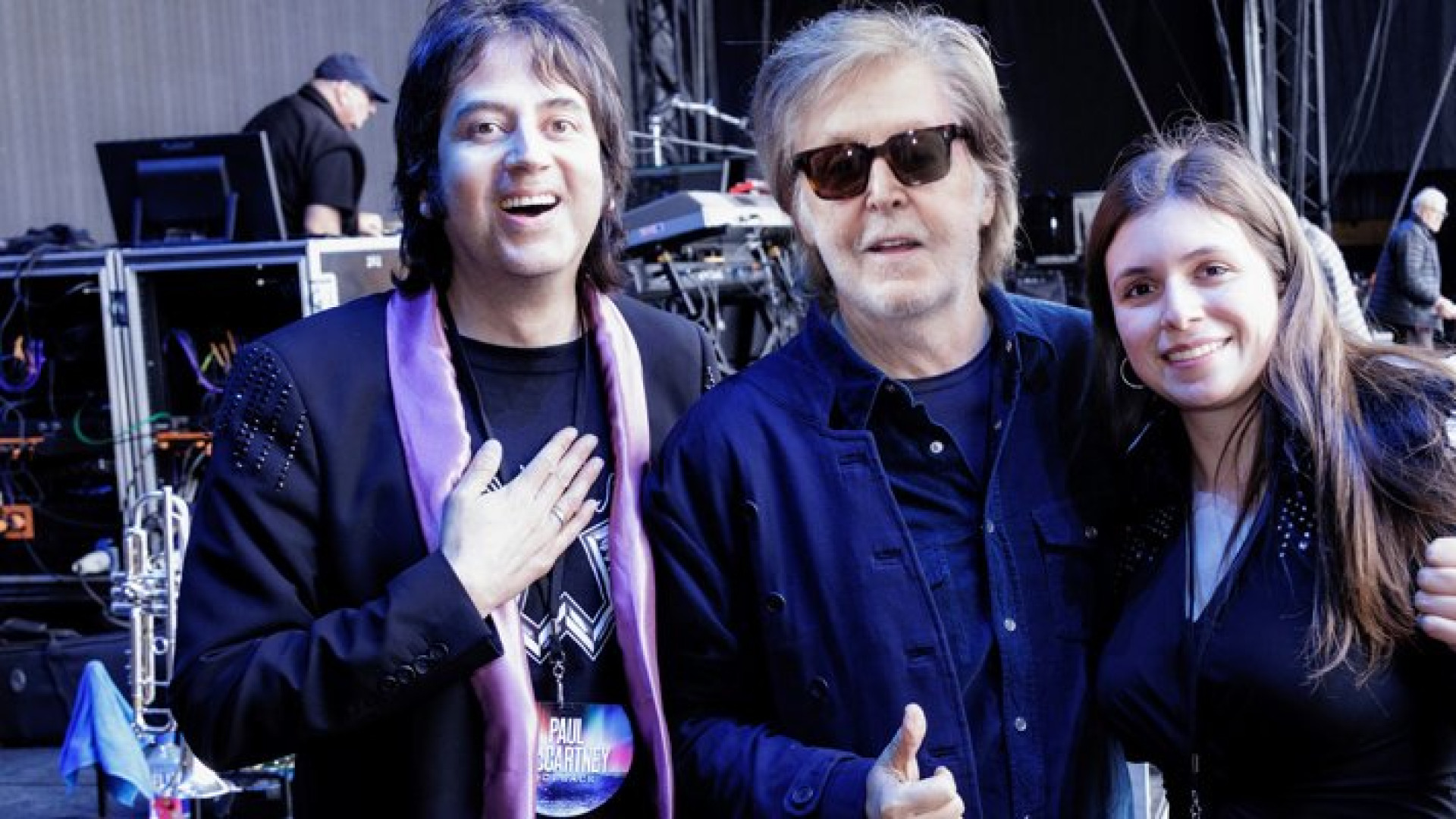 paul-mccartney-ayuda-a-que-una-pareja-se-pida-matrimonio-durante-la-prueba-de-sonido-de-un-concierto