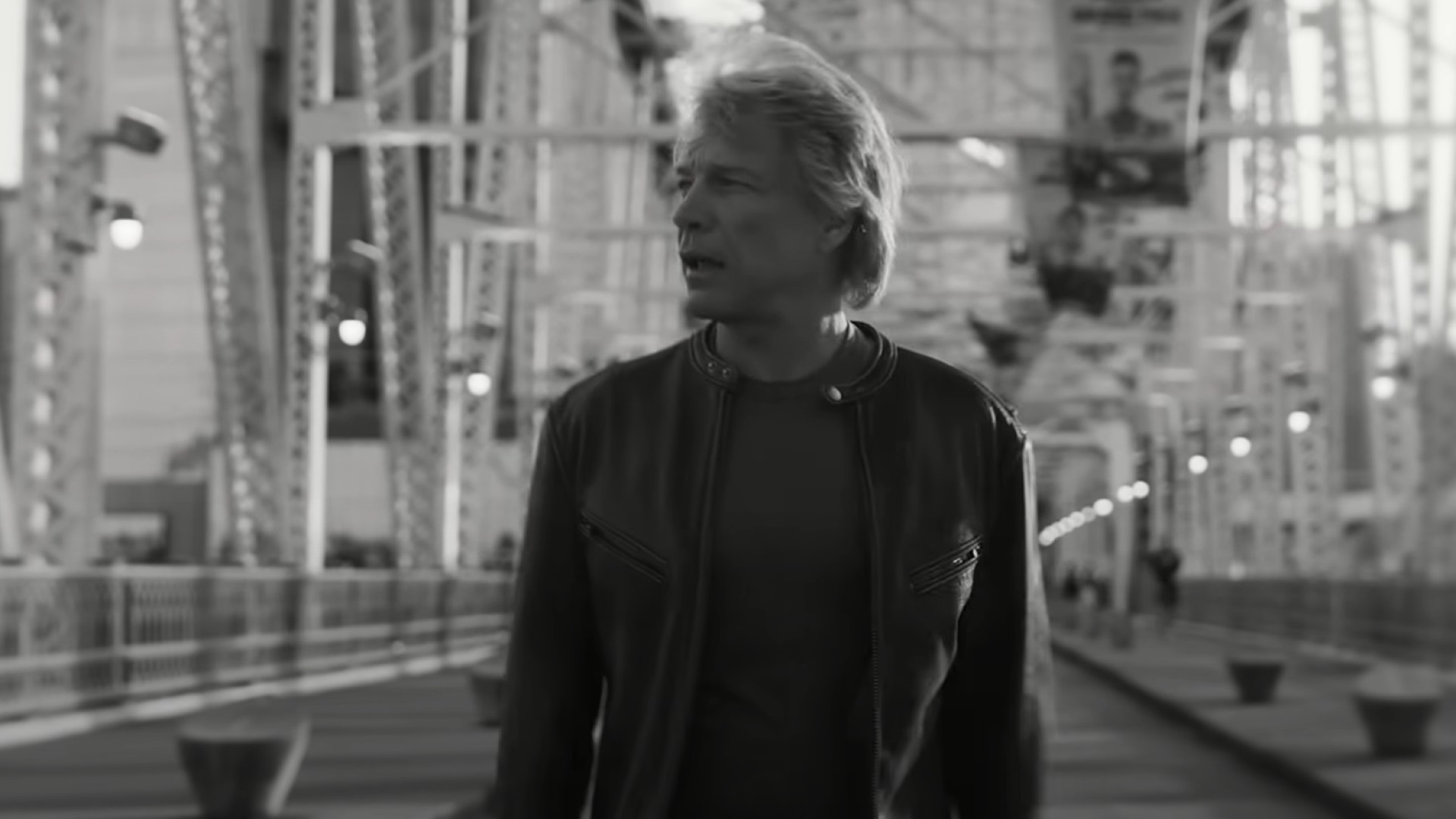 el-nuevo-videoclip-de-bon-jovi-muestra-su-cara-mas-politica-en-el-videoclip-de-“the-peoples-house”