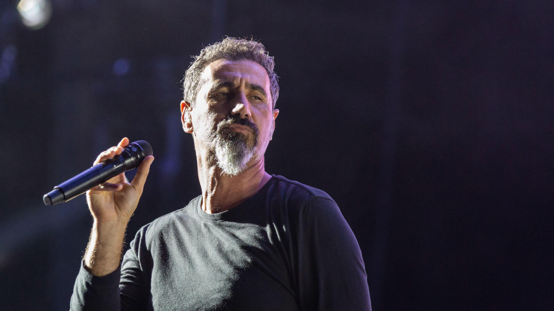 serj-tankian-matiza-lo-ultimo-que-dijo-sobre-system-of-a-down:-“no-quiero-una-banda-con-otra-gente”