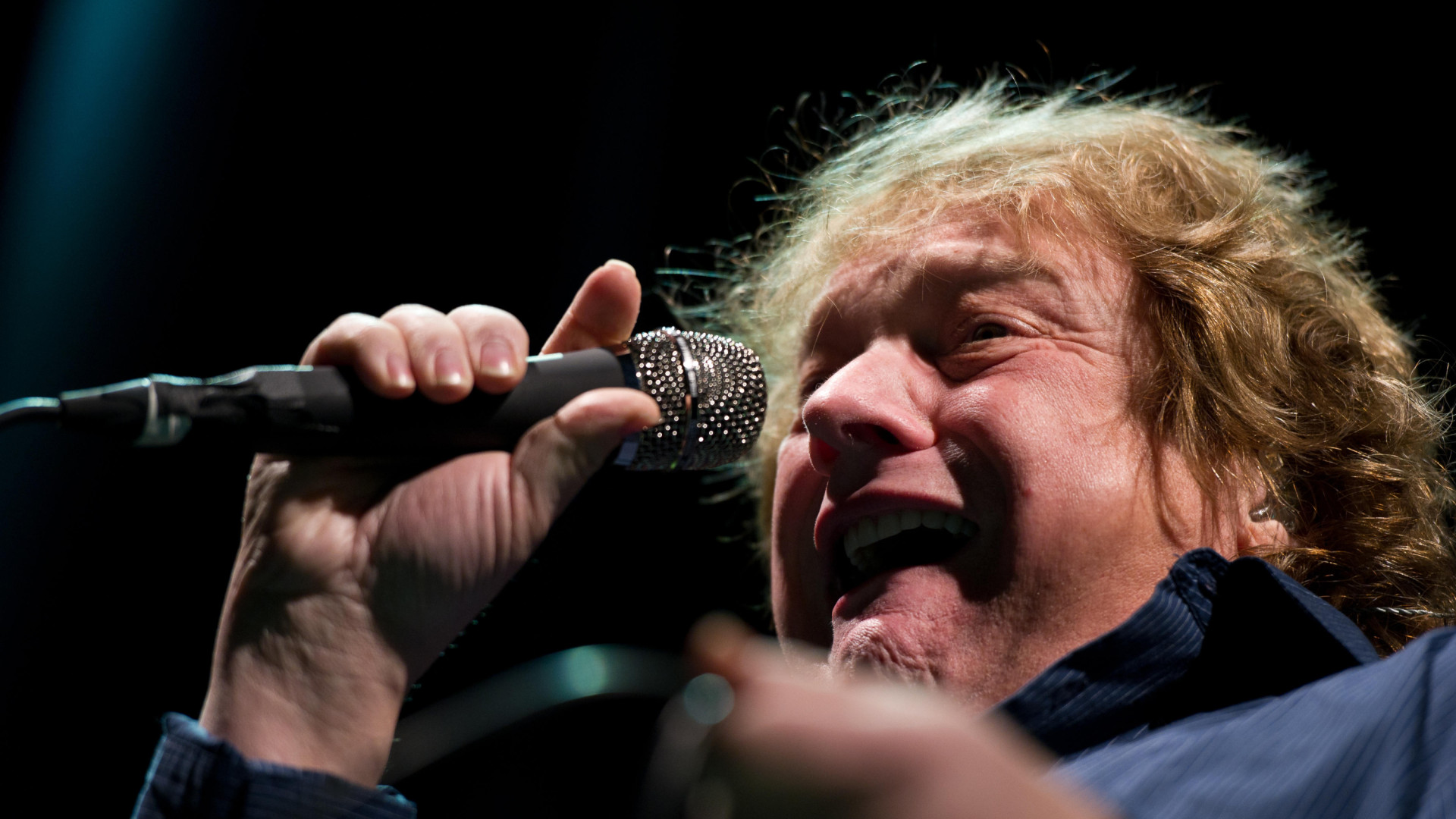 lou-gramm-aun-no-se-cree-que-foreigner-haya-entrado-en-el-rock-&-roll-hall-of-fame:-“fue-genial”