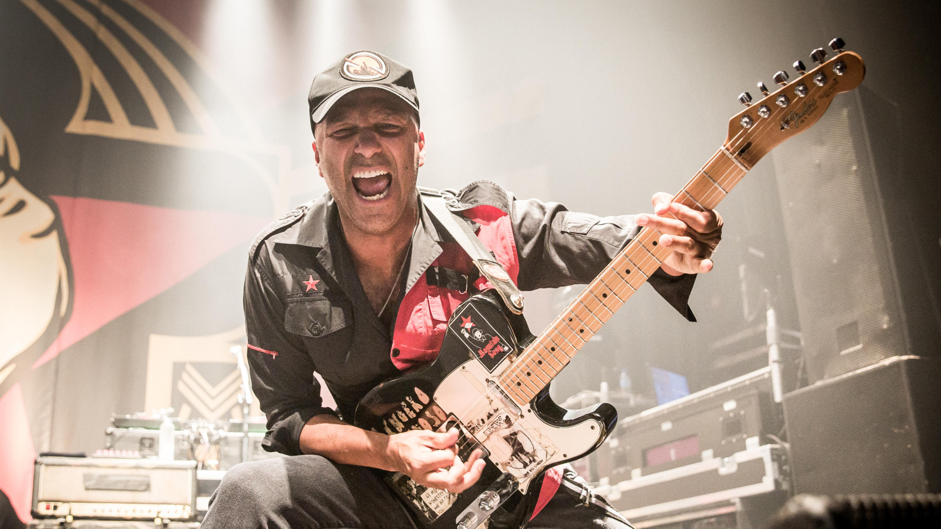 tom-morello-(ratm)-denuncia-que-esta-banda-no-esta-en-el-rock-&-roll-hall-of-fame:-“si-no-entran,-me-corto-la-pierna”