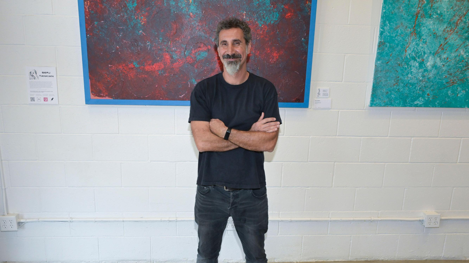 serj-tankian-(system-of-a-down)-desvela-cual-fue-la-primera-banda-que-vio-en-directo:-“una-experiencia-alucinante”