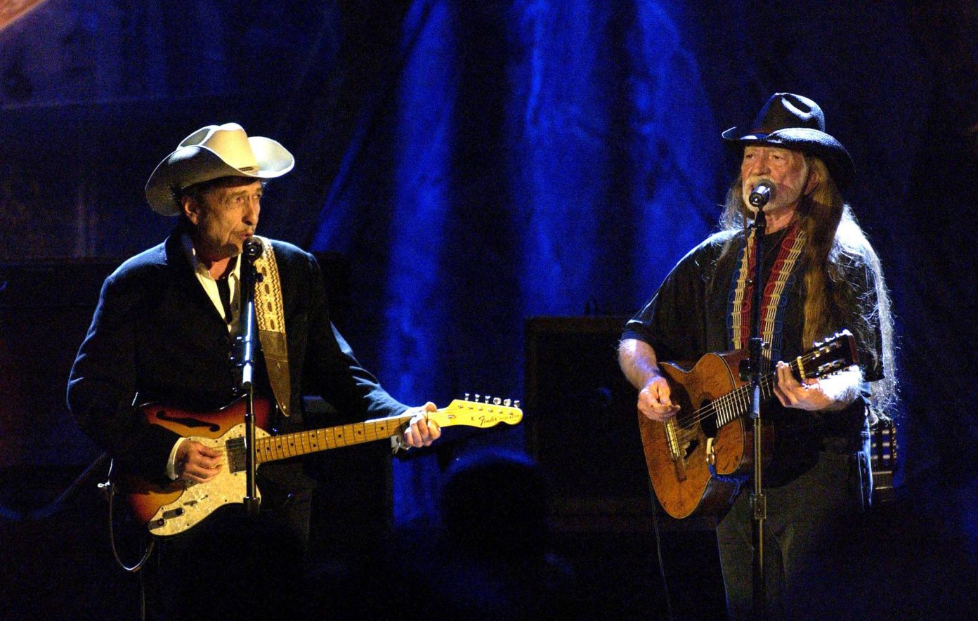 willie-nelson-y-bob-dylan-se-reuniran-en-la-gira-outlaw-music-festival-tour-2025