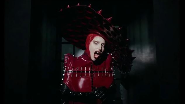 lady-gaga-sube-como-la-espuma