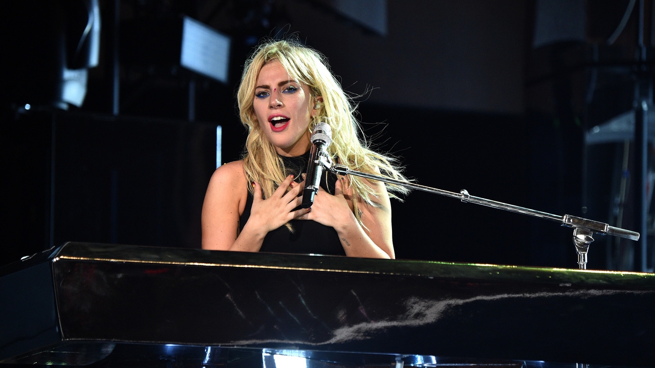 lady-gaga-sorprende-en-coachella-2025-durante-su-primera-noche-con-grandes-ausencias-en-el-setlist
