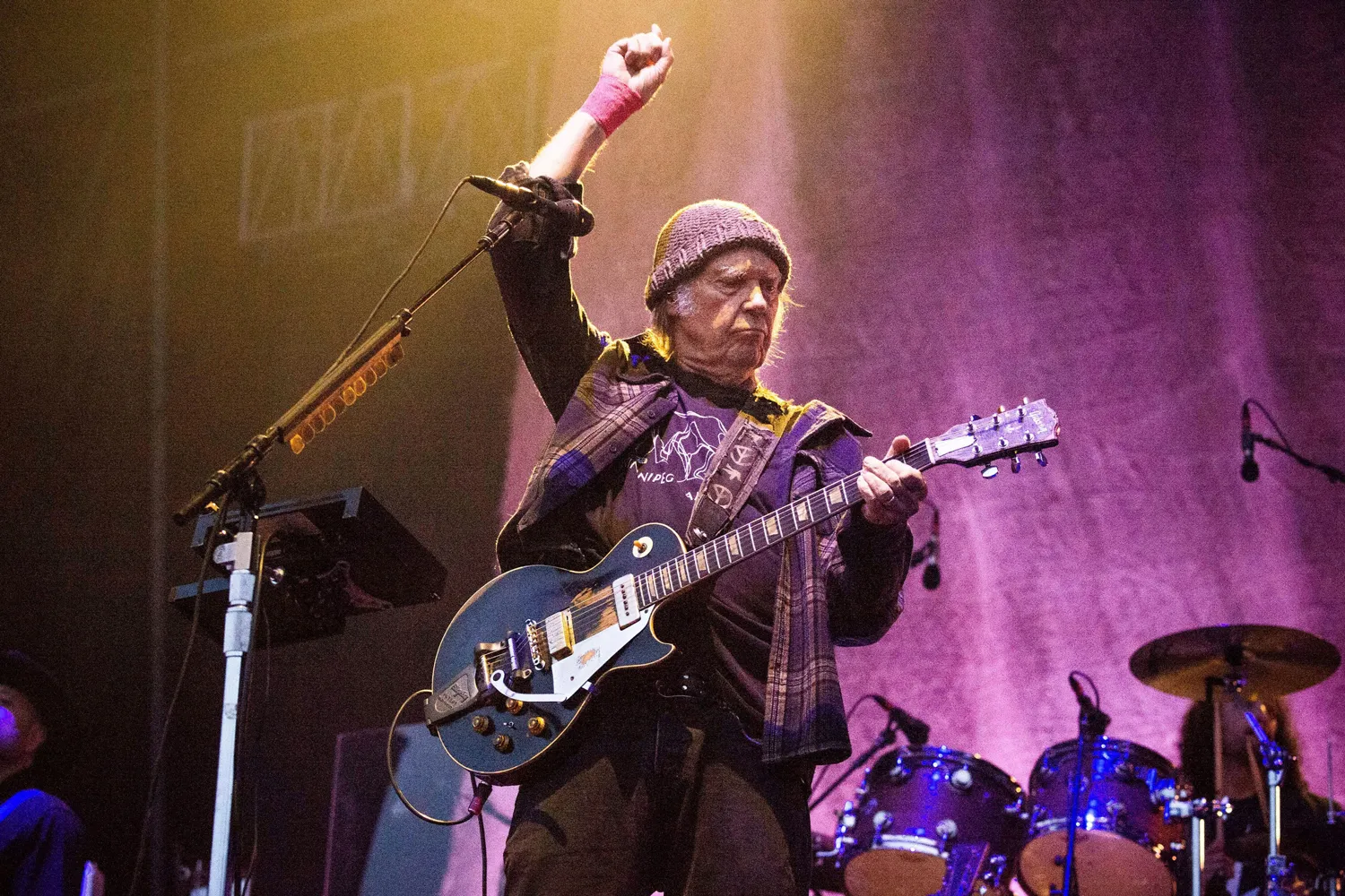 neil-young-lanza-nuevo-disco-con-su-nueva-banda