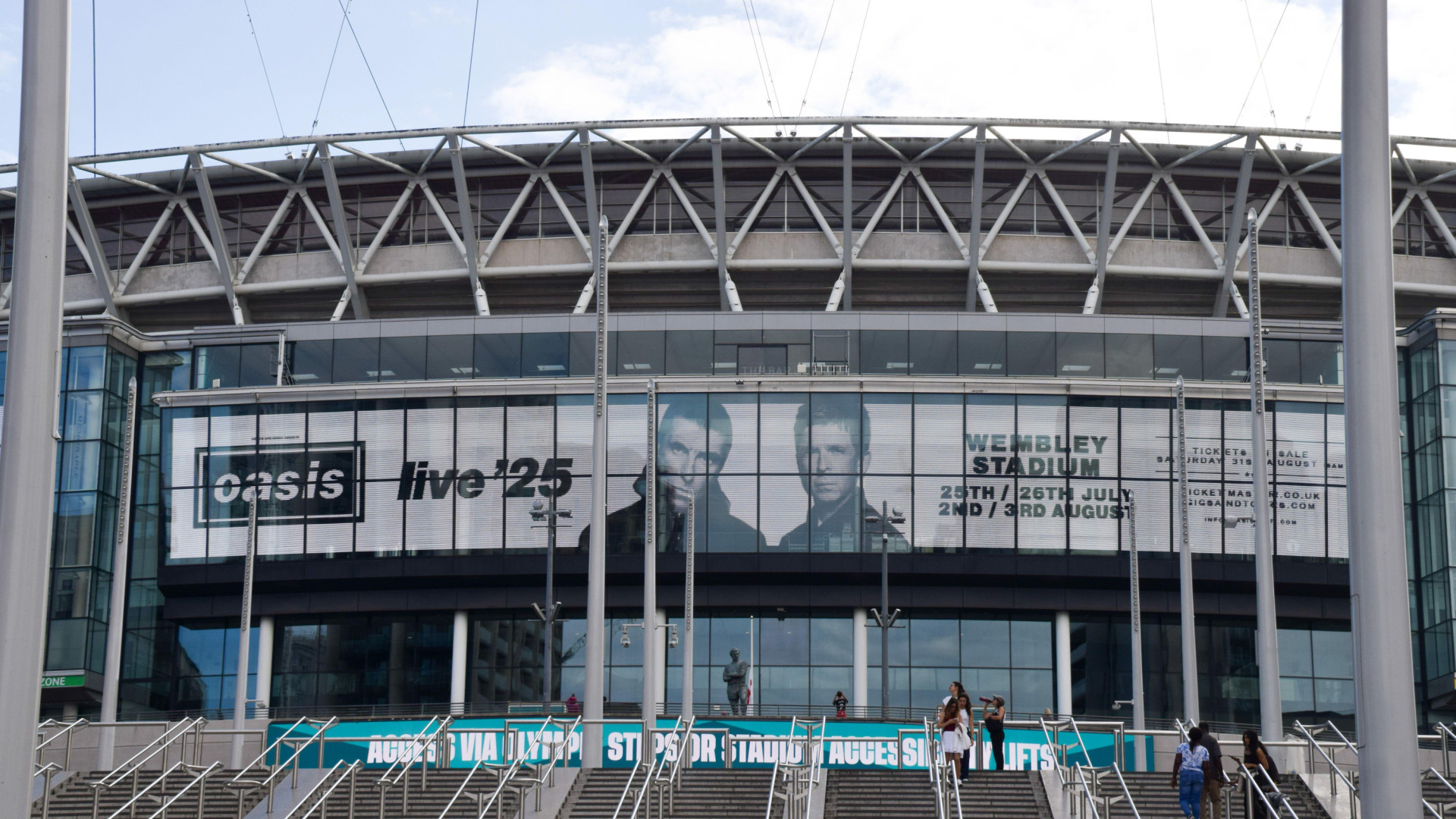 liam-gallagher-(oasis):-“incluso-en-nuestro-peor-dia-barremos-el-suelo-con-la-mayoria-de-bandas-ahi-fuera”