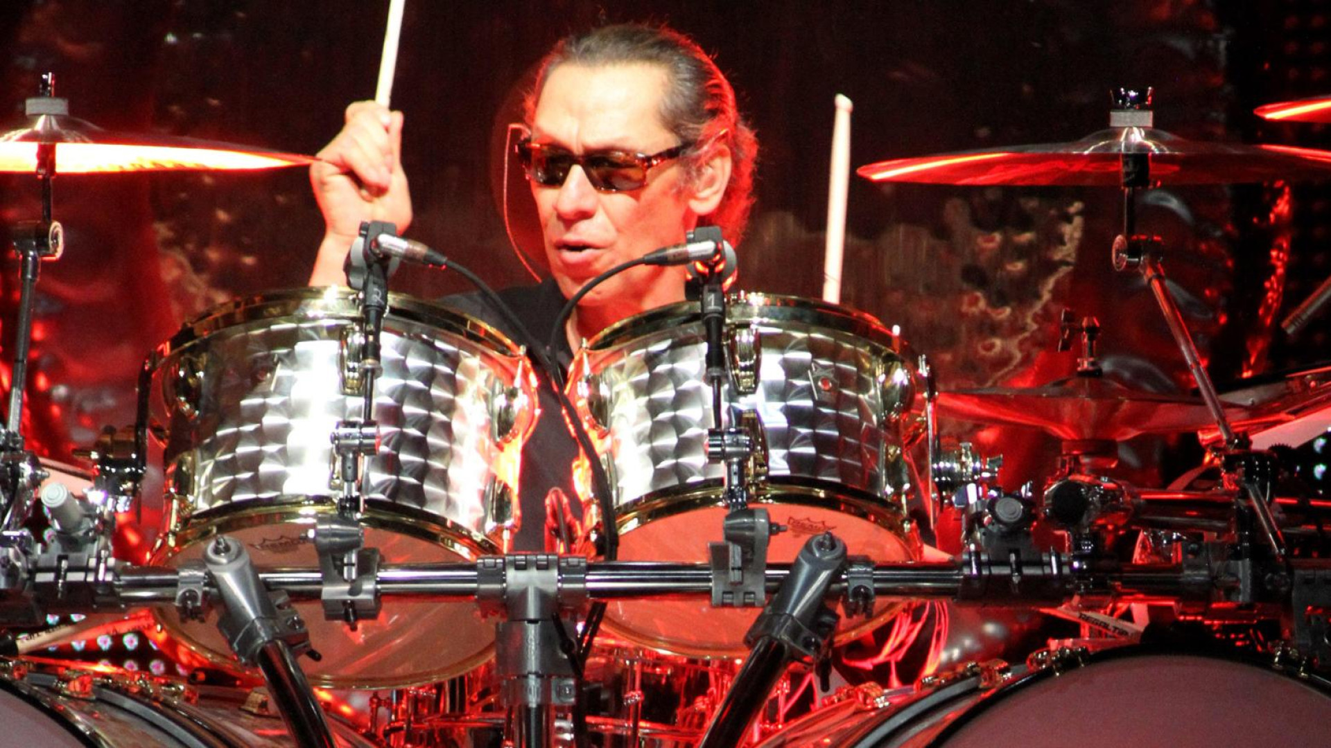 alex-van-halen-se-sincera-sobre-los-ultimos-dias-de-vida-de-eddie:-«no-tuvimos-un-cierre»