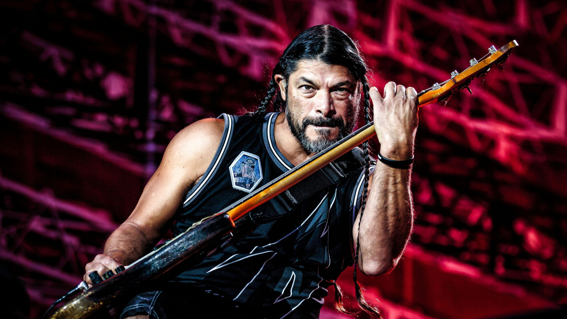 robert-trujillo-habla-claro-sobre-cual-es-su-papel-en-metallica:-“los-eslabones-debiles…”
