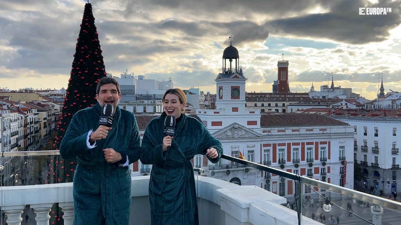 eva-soriano-y-nacho-garcia-dan-las-campa-nadas-de-fin-de-ano-en-europa-fm-desde-puerta-del-sol