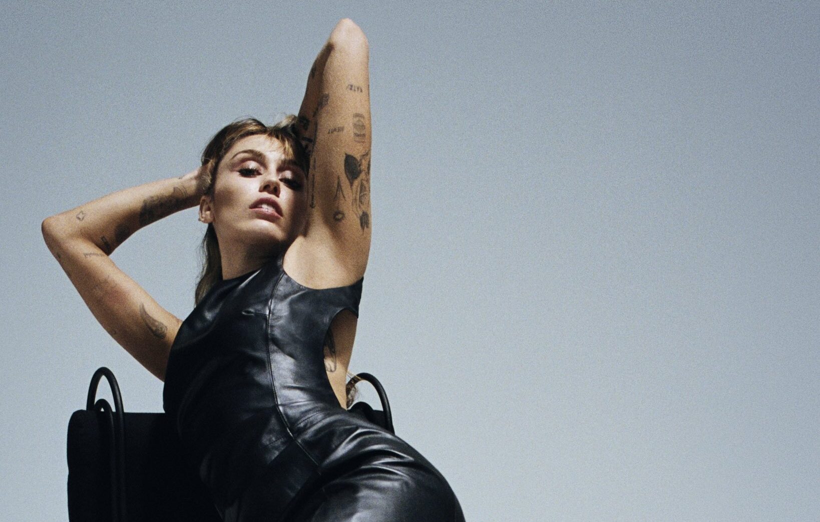 miley-felicita-las-fiestas-con-un-mensaje-muy-especial