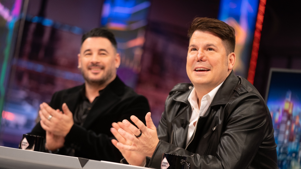 «la-nariz-de-lucas-esta-mutando»:-el-nuevo-aspecto-del-cantante-impacta-tras-su-concierto-en-vigo