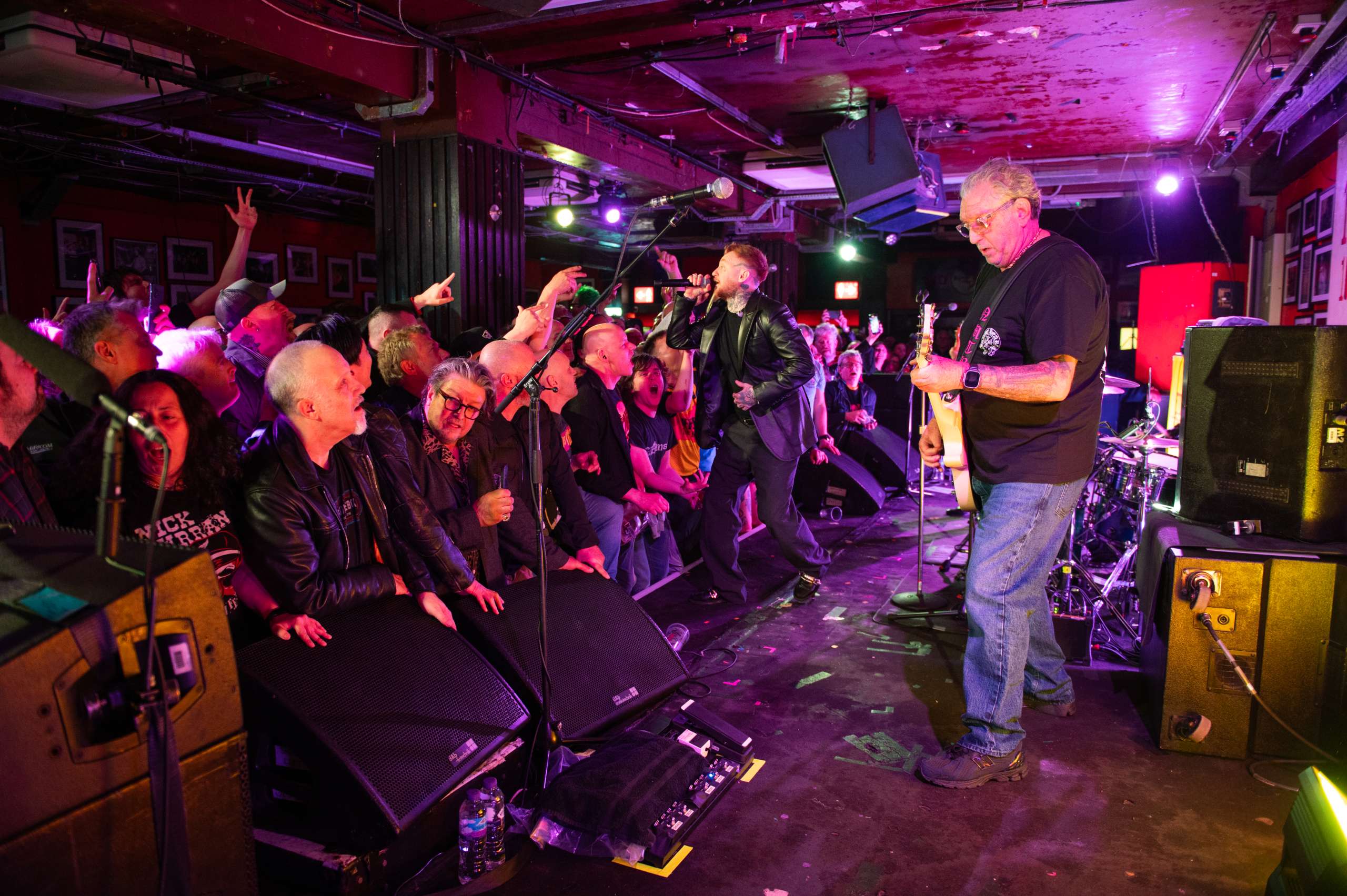 los-sex-pistols-resucitan-como-the-spots-en-un-historico-concierto-secreto
