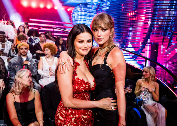 taylor-swift-reacciona-al-nuevo-album-de-selena-gomez