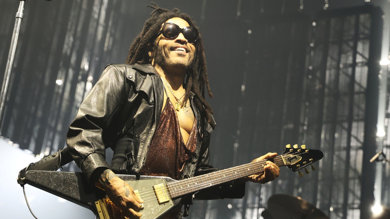 lenny-kravitz-y-su-rock-atemporal-unen-a-madrid-en-su-concierto-en-el-movistar-arena