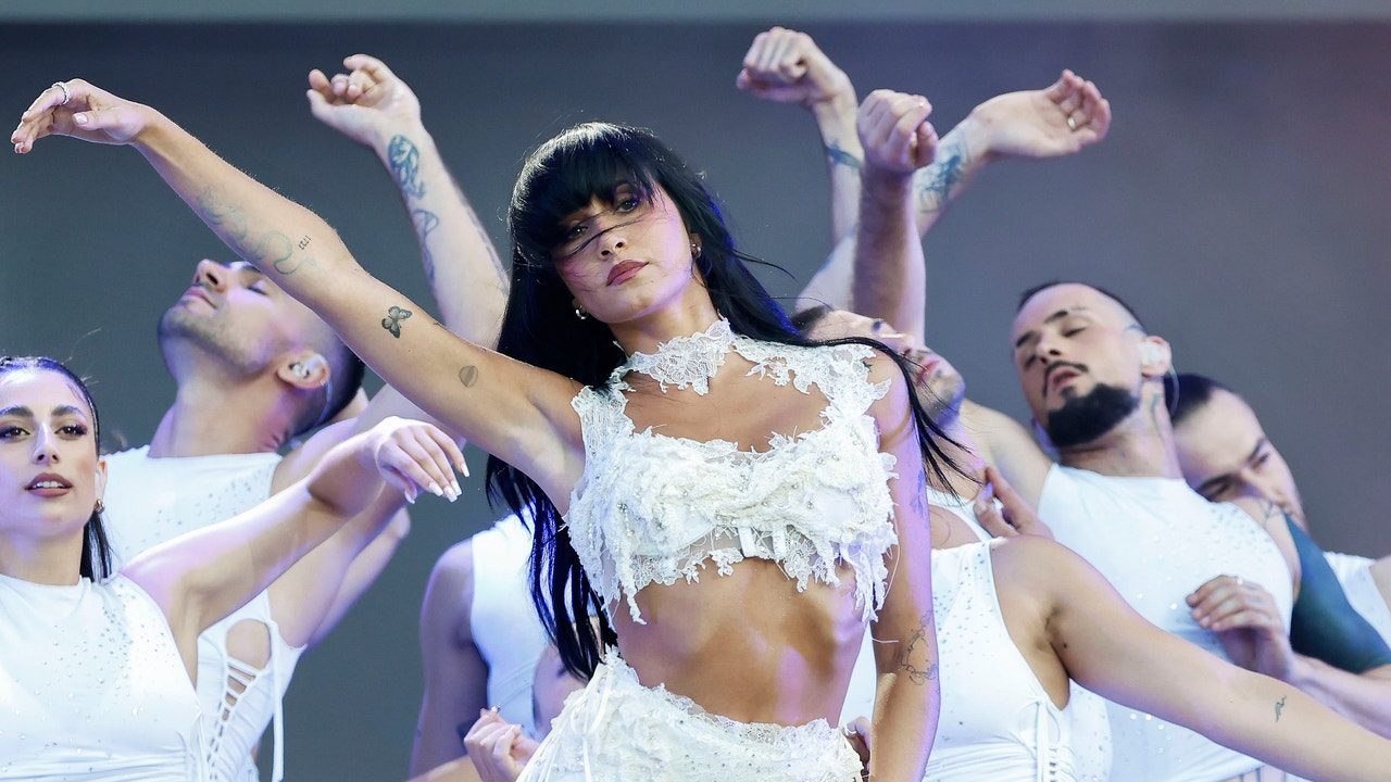 asi-ha-sido-el-concierto-de-aitana-en-barcelona:-ana-guerra-entre-los-invitados,-plex-en-el-escenario-y-canciones-en-catalan