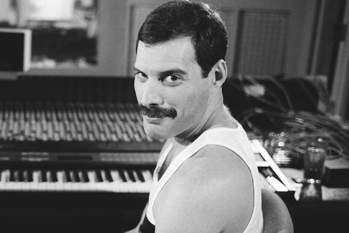freddie-mercury-y-su-profunda-admiracion-por-john-lennon