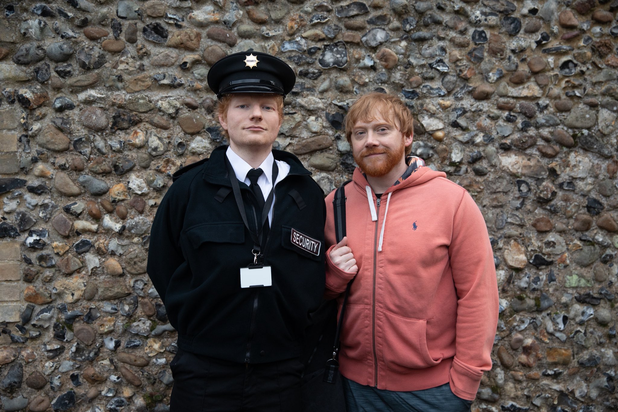 ed-sheeran-desata-locura-con-rupert-grint-en-su-nuevo-video-lleno-de-ironia-y-rencor