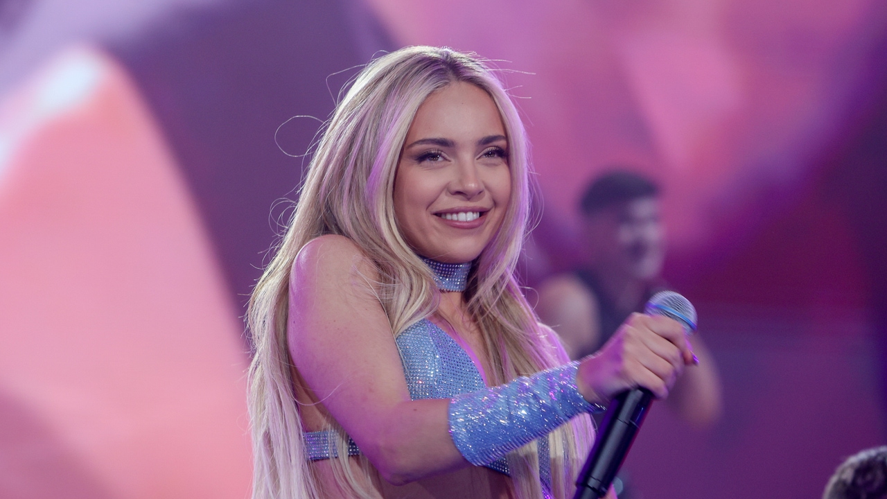 ana-mena-anuncia-por-sorpresa-un-concierto-en-madrid-este-2025:-lugar-y-precio-de-las-entradas