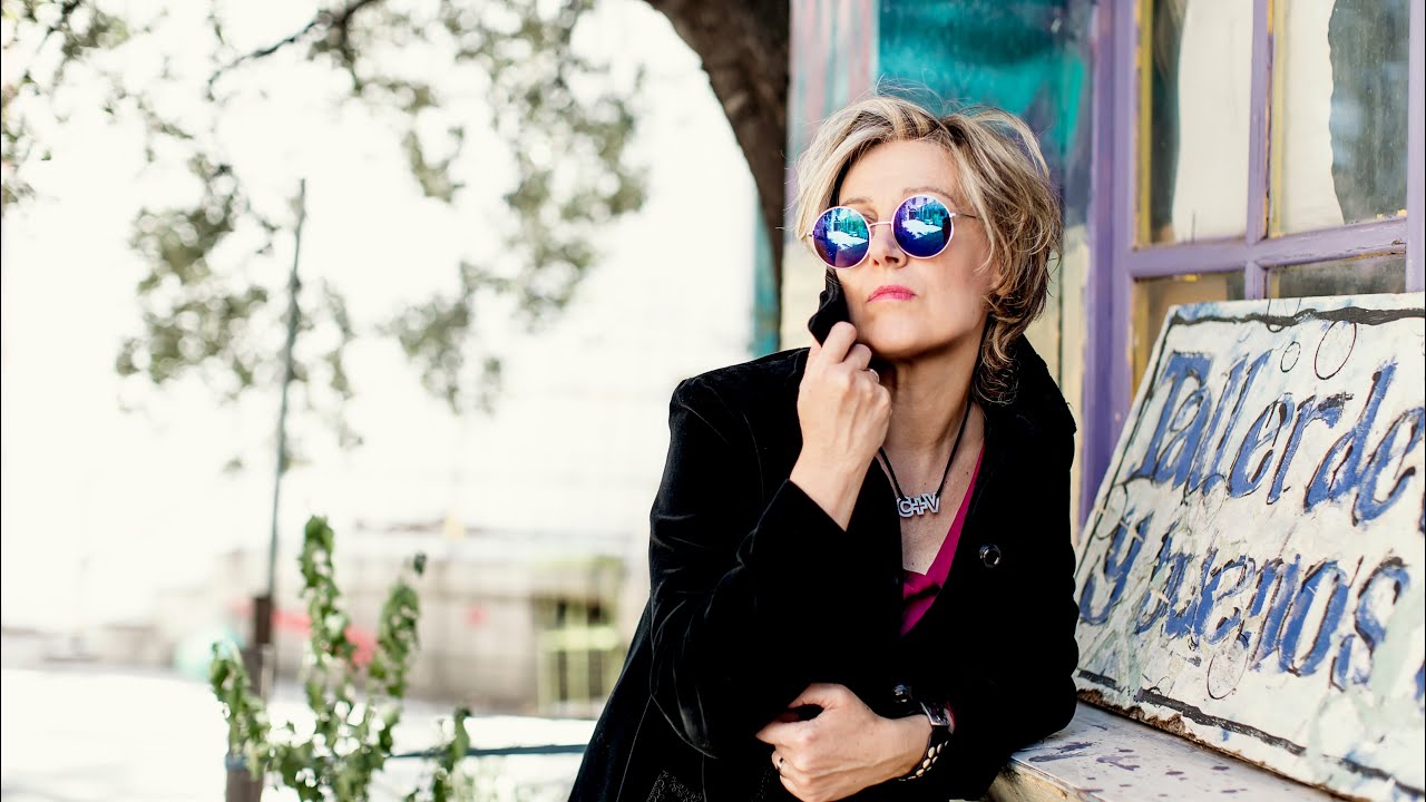 mercedes-ferrer:-la-voz-eterna-del-rock-en-espanol-arranca-su-nueva-gira-internacional