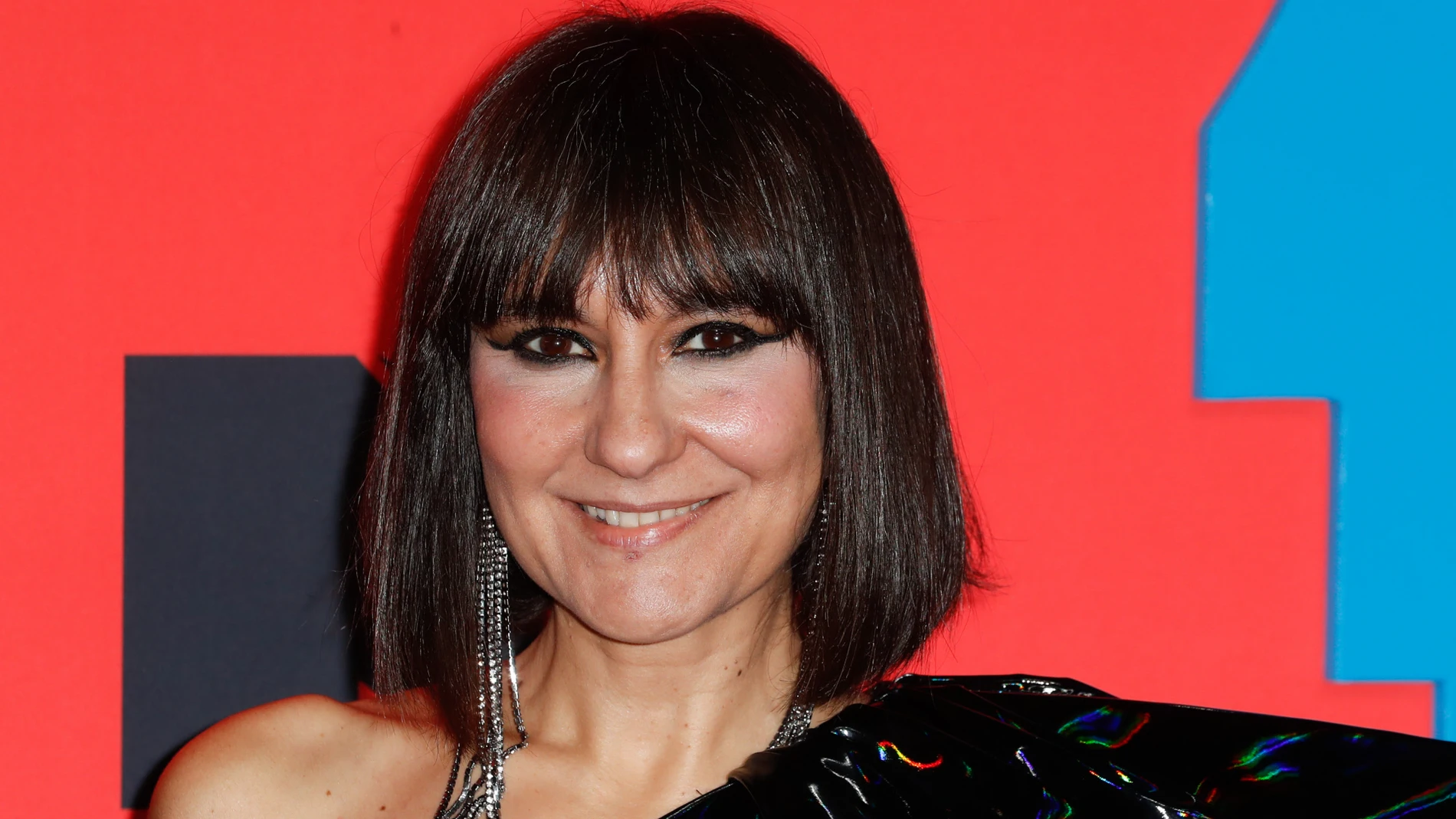 eva-amaral-frena-gira-por-bronquitis-tras-incendios-en-su-tierra