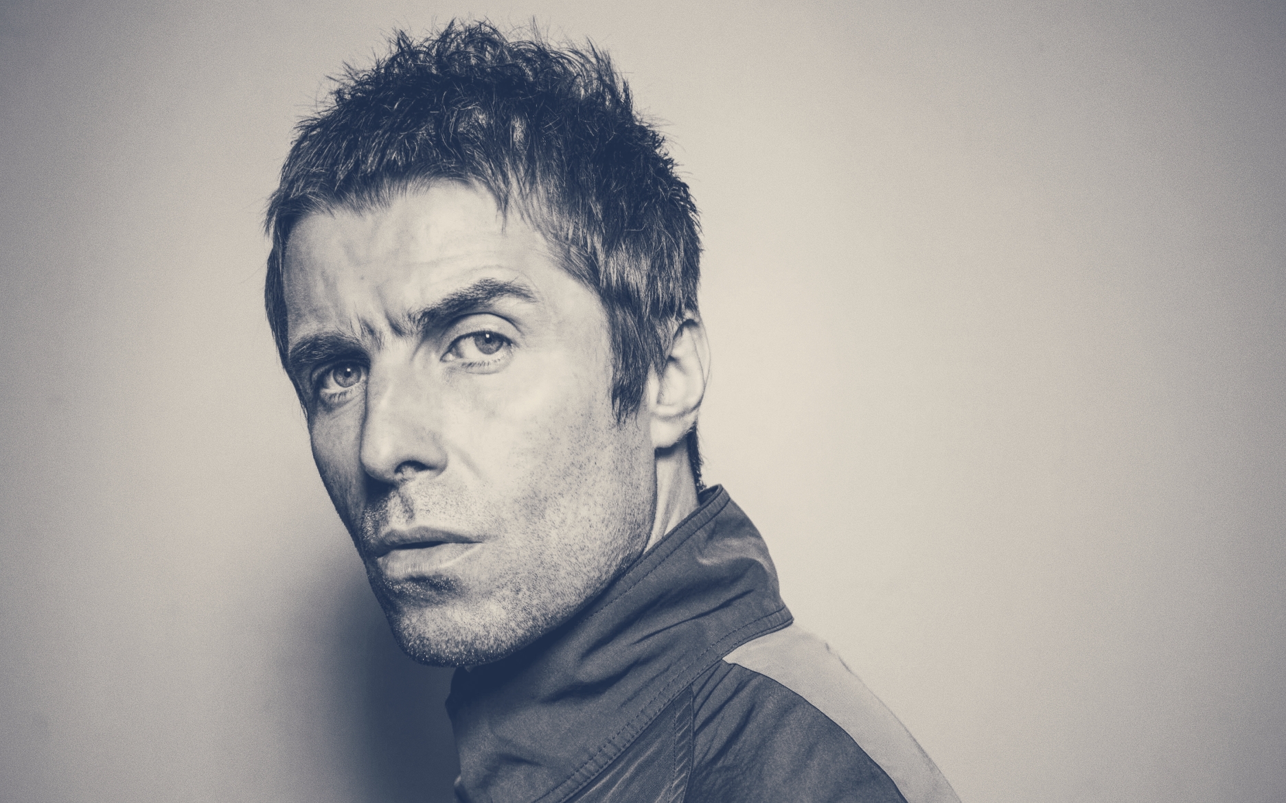 liam-gallagher-rompe-el-silencio-y-dedica-cancion-a-su-hermano-acusado