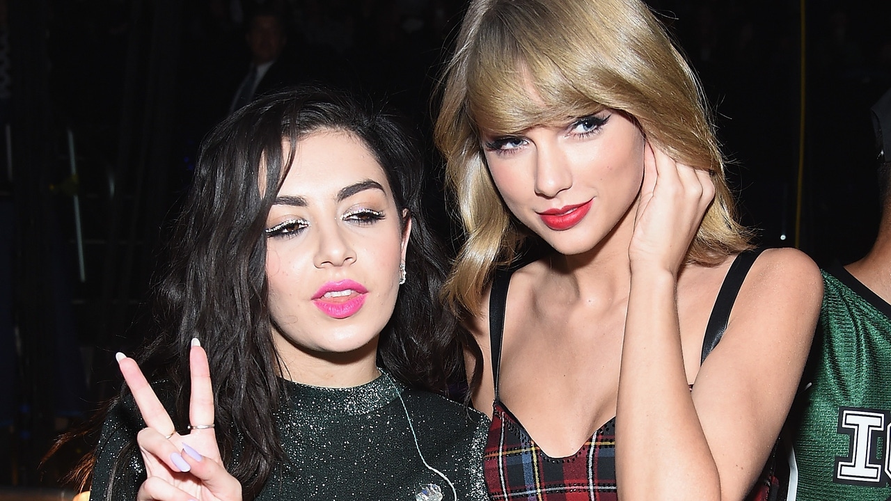 ¿que-paso-entre-taylor-swift-y-charli-xcx?-la-historia-detras-de-‘actually-romantic’
