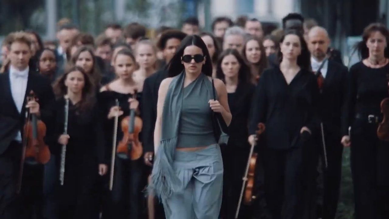 rosalia-anuncia-‘berghain’,-primer-single-de-‘lux’,-con-un-videoclip-que-marca-el-inicio-de-una-nueva-era