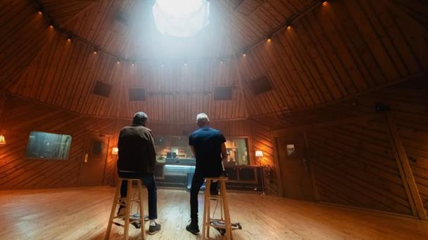 juan-luis-guerra-y-sting-reversionan-el-clasico-‘estrellitas-y-duendes’