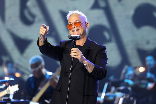 alejandro-sanz-vuelve-a-hacer-historia-en-los-grammy