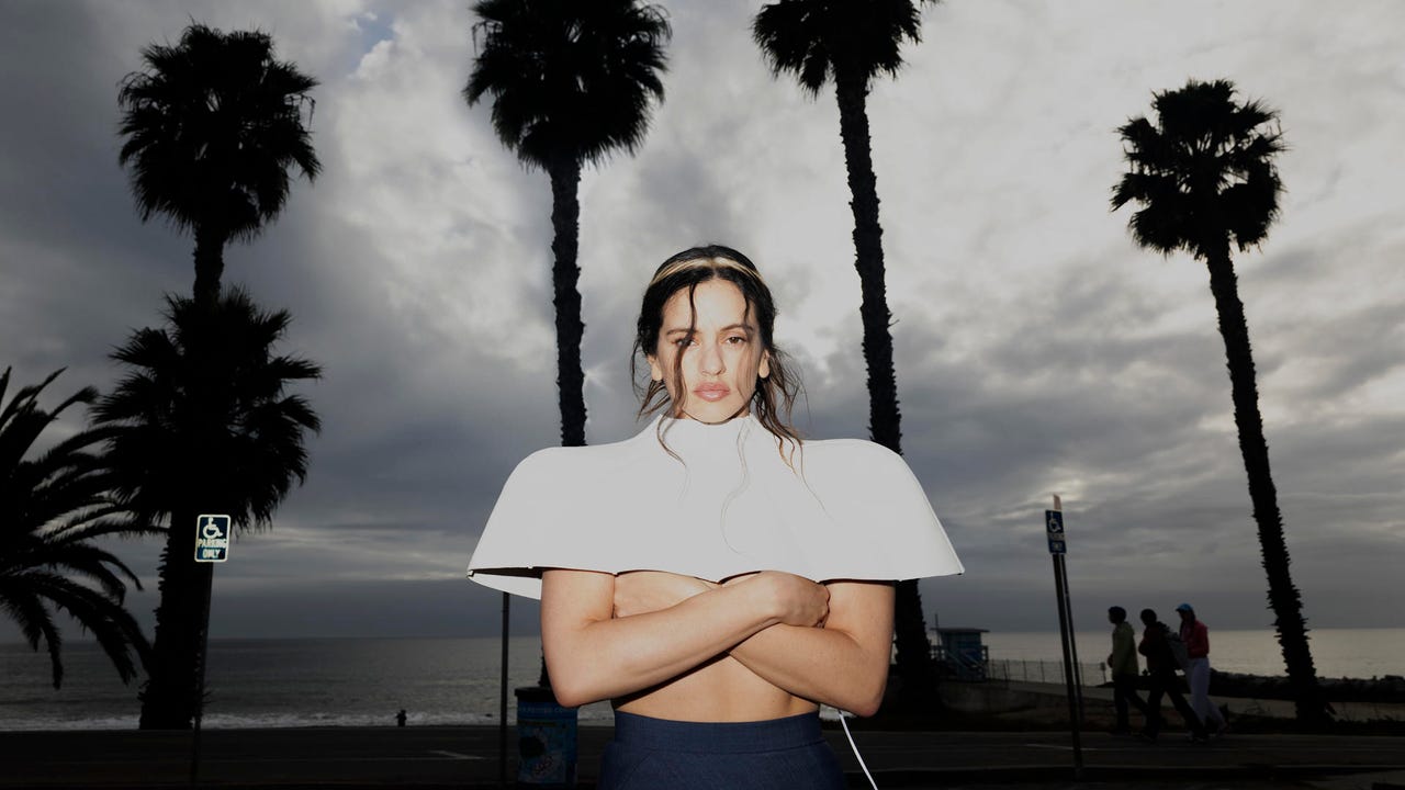 rosalia-publica-imagenes-vestida-de-novia-tras-confirmar-que-dejo-a-rauw-alejandro-dias-antes-de-la-boda