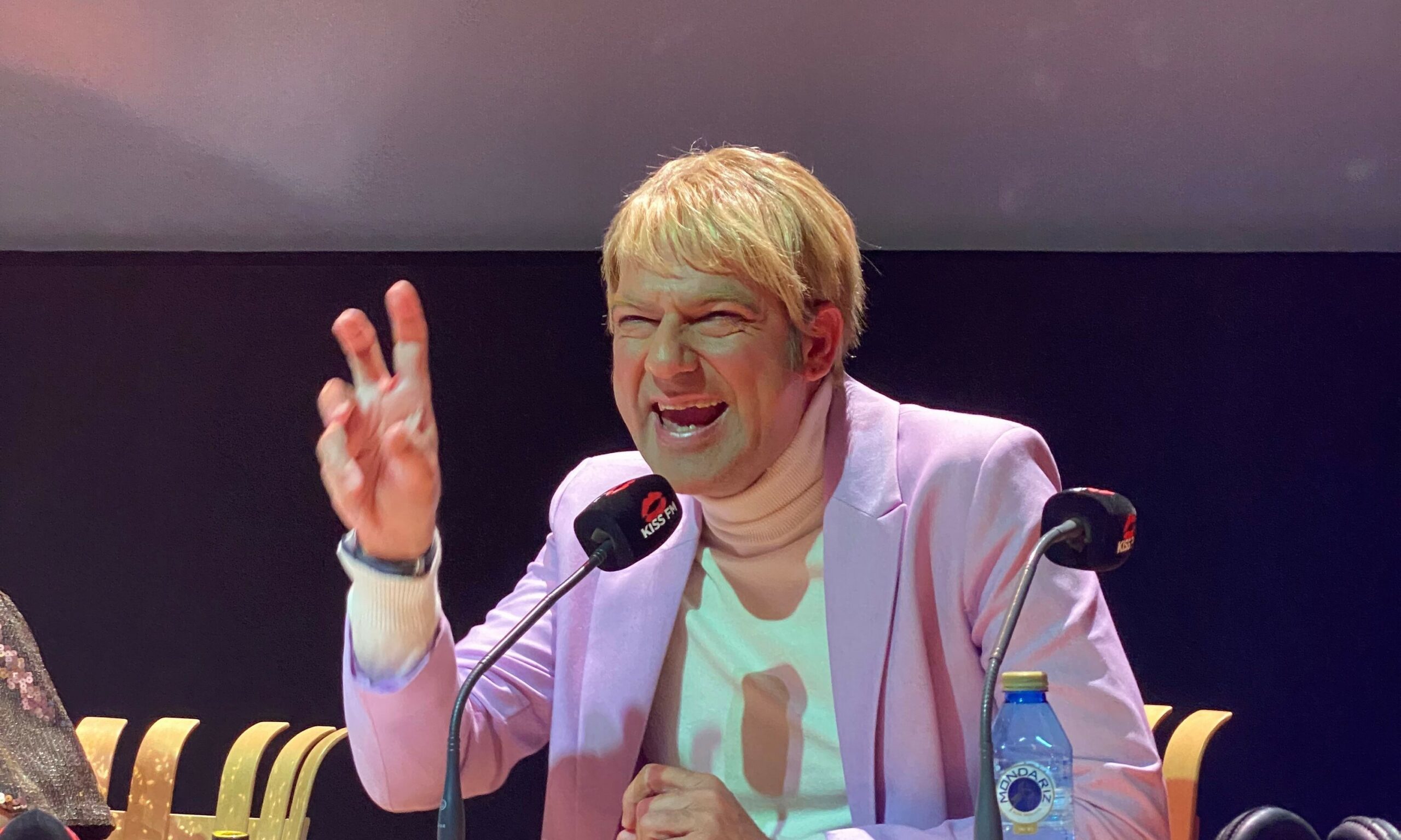 gloria-serra-llega-a-granada-con-muchas-preguntas-pendientes