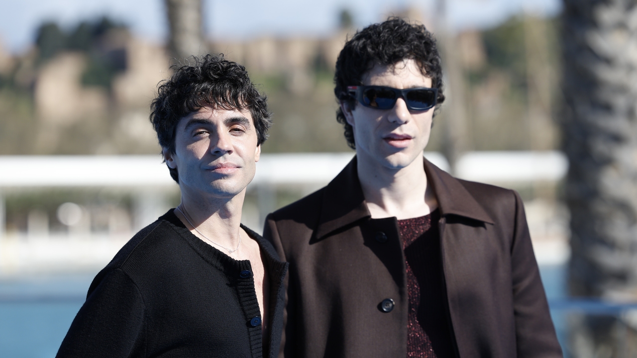 el-entorno-de-javier-calvo-niega-los-rumores-sobre-su-relacion-con-guitarricadelafuente:-«es-completamente-falso»