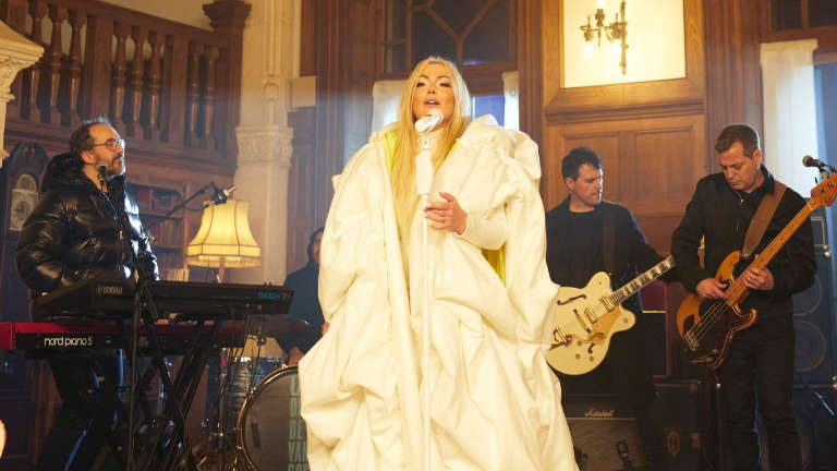 la-oreja-de-van-gogh-estrena-‘todos-estamos-bailando-la-misma-cancion’