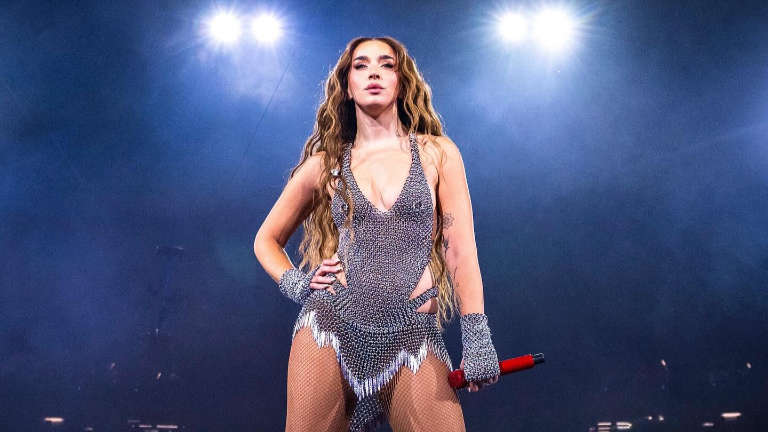 lola-indigo-publica-en-youtube-el-documental-de-su-mini-gira-de-estadios