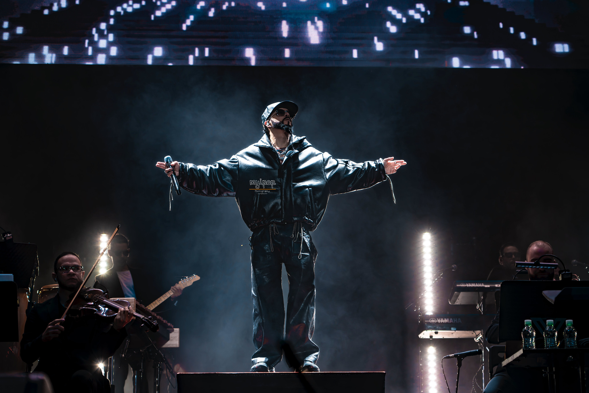 el-regueton-se-viste-de-gala:-yandel-firma-dos-noches-historicas-en-madrid