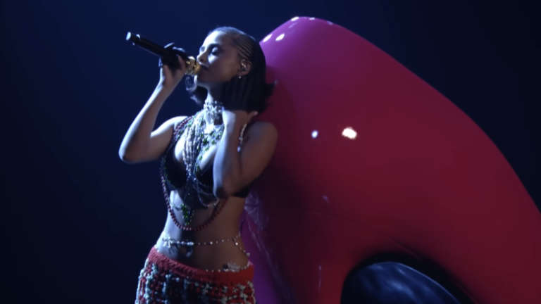 tyla-presento-su-exito-‘chanel’-en-directo-el-show-de-jimmy-fallon