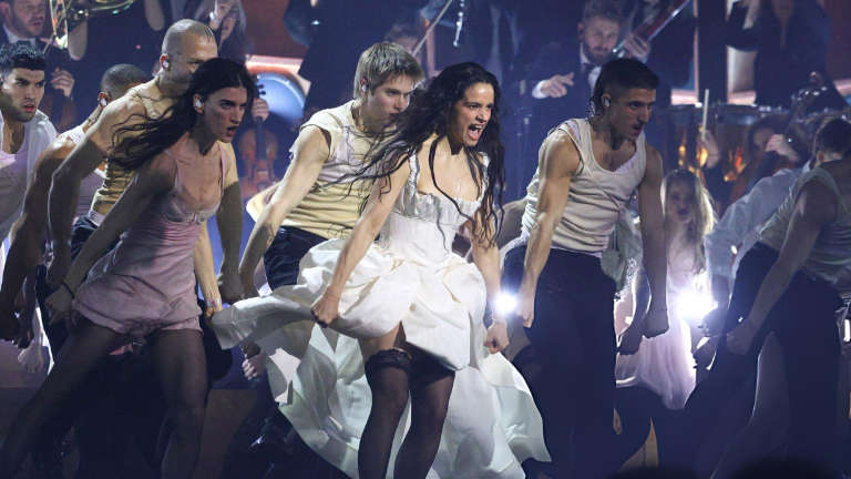 rosalia-continua-triunfando-con-su-actuacion-de-‘berghain’-en-los-brits