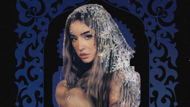 lola-indigo-anuncia-la-gira-de-festivales-‘romance-de-1-noche-de-verano’