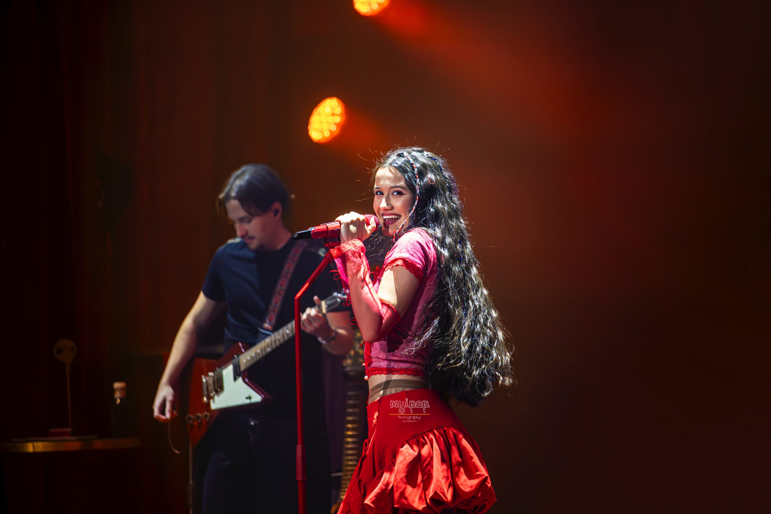 joaquina-envuelve-madrid-en-una-burbuja-de-cercania-y-conexion-real