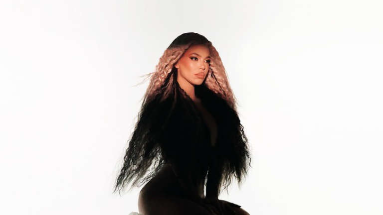 maria-isabel-presenta-‘hora-magica’,-su-primer-disco-en-once-anos