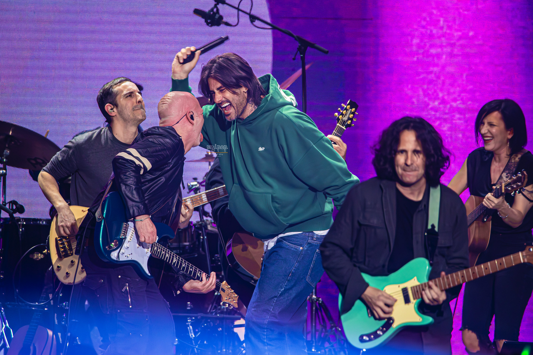 cadena-100-vuelve-a-llenar-el-movistar-arena-de-solidaridad-con-la-noche-de-cadena-100-2026