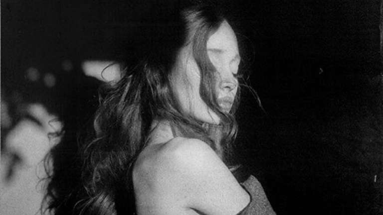 ariana-grande-publicara-su-octavo-disco-‘petal’-el-31-de-julio