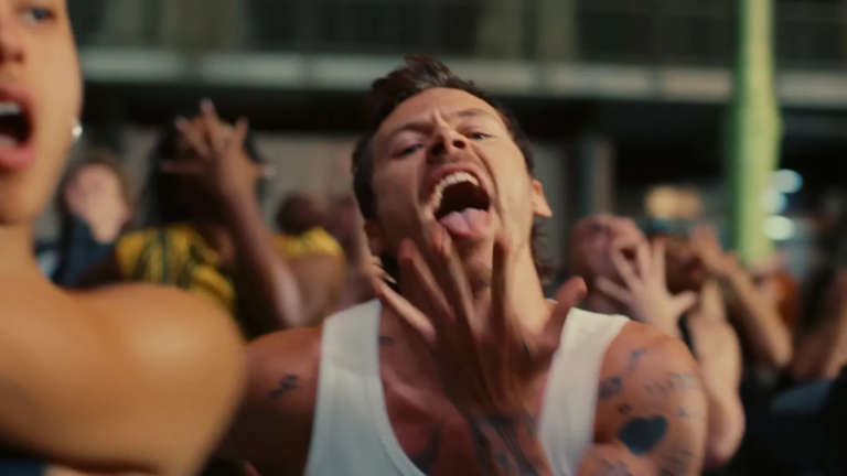 harry-styles-estrena-el-videoclip-del-tema-‘dance-no-more’