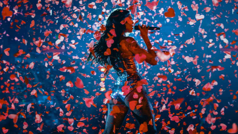 dua-lipa-anuncia-el-lanzamiento-del-disco-en-directo-‘live-from-mexico’