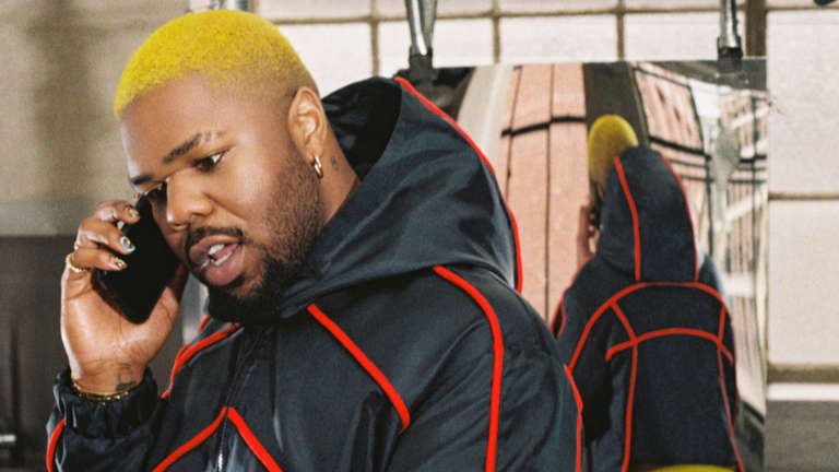 mnek-anuncia-su-segundo-album-‘bulldozer!!’-y-estrena-el-single-‘reverse!!’