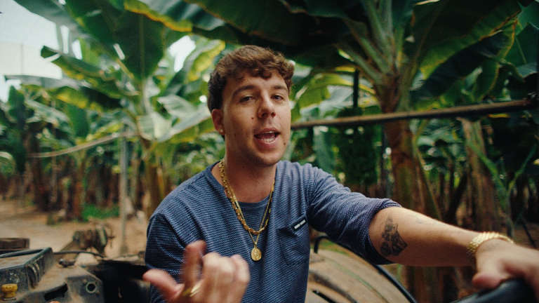 quevedo-estrena-el-videoclip-de-los-temas-‘galdar’-y-‘al-golpito’